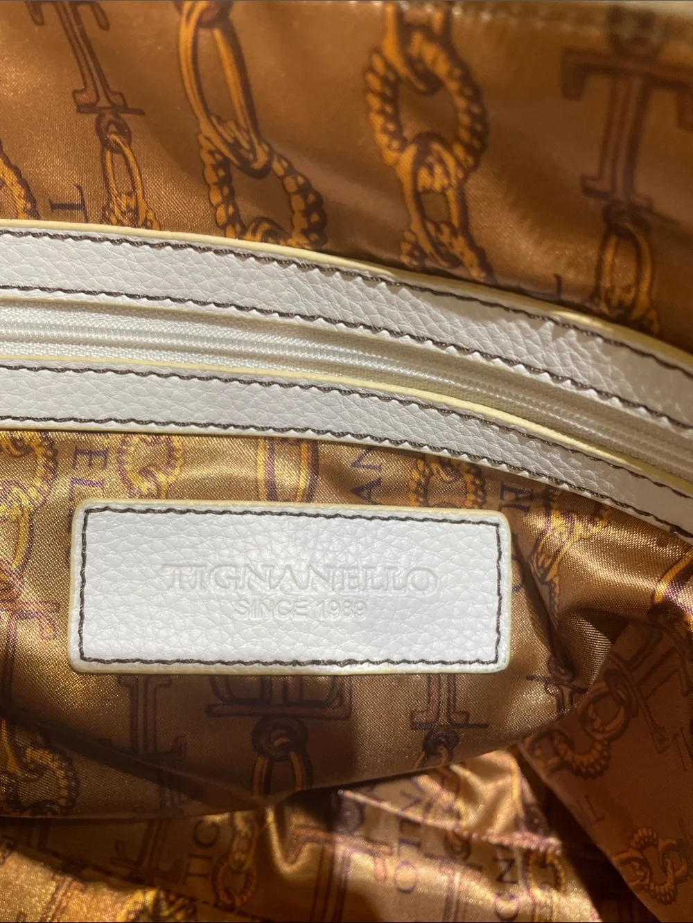 TIGNANELLO White Pebbled Leather Shoulder Bag with Double Straps